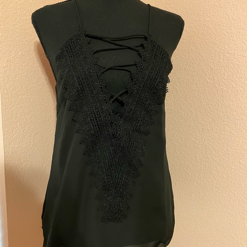 WAYF black tank top size small nwot